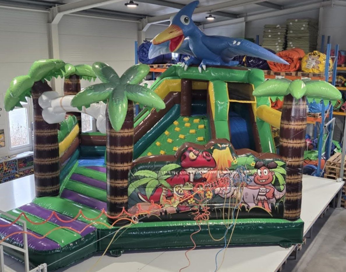 Rejtelmes sziget csúszdás, mászófalas légvár (PVC)- Új